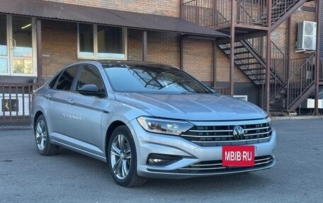 Volkswagen Jetta VII, 2019 год, 1 850 000 рублей, 2 фотография