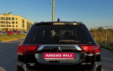 Mitsubishi Outlander III рестайлинг 3, 2018 год, 2 200 000 рублей, 4 фотография