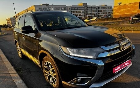 Mitsubishi Outlander III рестайлинг 3, 2018 год, 2 200 000 рублей, 7 фотография