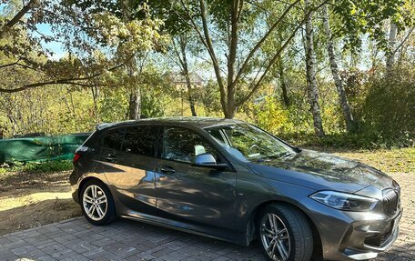 BMW 1 серия, 2020 год, 2 725 000 рублей, 1 фотография