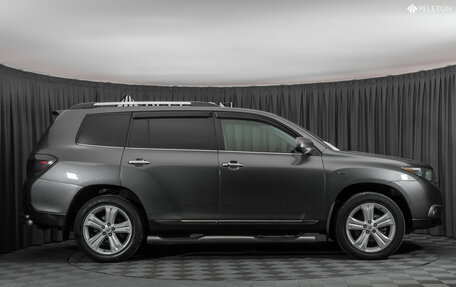 Toyota Highlander III, 2011 год, 1 680 000 рублей, 8 фотография