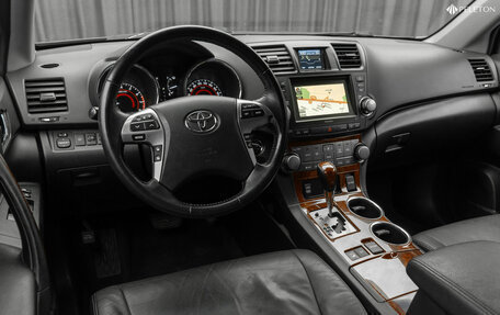 Toyota Highlander III, 2011 год, 1 680 000 рублей, 9 фотография