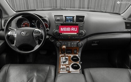 Toyota Highlander III, 2011 год, 1 680 000 рублей, 10 фотография