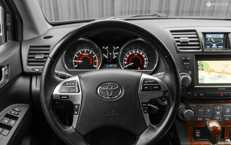 Toyota Highlander III, 2011 год, 1 680 000 рублей, 12 фотография