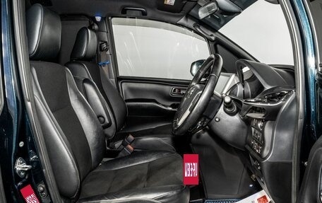 Toyota Noah III, 2018 год, 2 320 000 рублей, 5 фотография