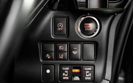 Toyota Noah III, 2018 год, 2 320 000 рублей, 18 фотография