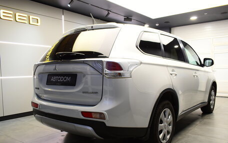 Mitsubishi Outlander III рестайлинг 3, 2014 год, 1 180 000 рублей, 5 фотография