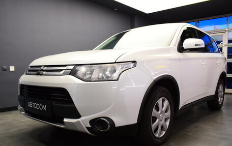 Mitsubishi Outlander III рестайлинг 3, 2014 год, 1 180 000 рублей, 2 фотография