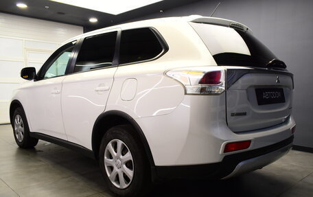 Mitsubishi Outlander III рестайлинг 3, 2014 год, 1 180 000 рублей, 4 фотография