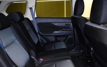 Mitsubishi Outlander III рестайлинг 3, 2014 год, 1 180 000 рублей, 10 фотография