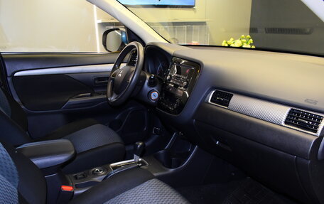 Mitsubishi Outlander III рестайлинг 3, 2014 год, 1 180 000 рублей, 9 фотография