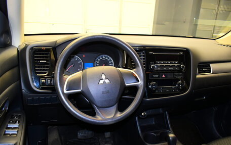 Mitsubishi Outlander III рестайлинг 3, 2014 год, 1 180 000 рублей, 14 фотография