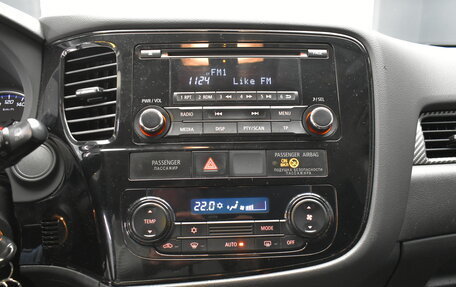 Mitsubishi Outlander III рестайлинг 3, 2014 год, 1 180 000 рублей, 17 фотография