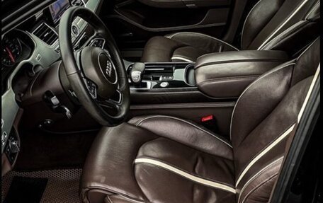 Audi A8, 2012 год, 1 880 000 рублей, 12 фотография