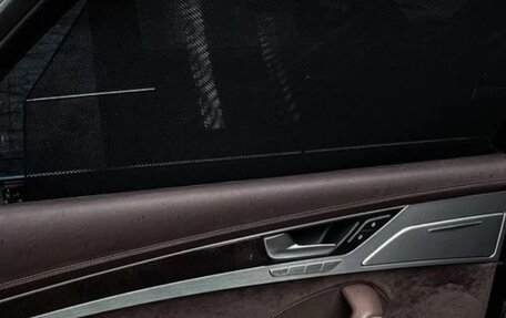 Audi A8, 2012 год, 1 880 000 рублей, 14 фотография