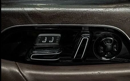 Audi A8, 2012 год, 1 880 000 рублей, 16 фотография