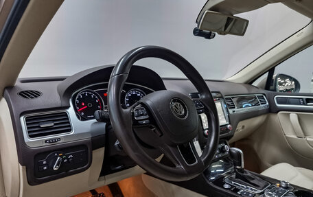 Volkswagen Touareg III, 2016 год, 3 390 000 рублей, 15 фотография