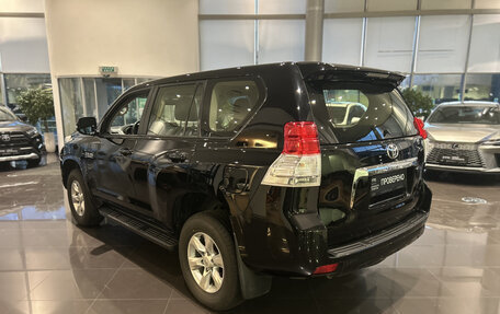 Toyota Land Cruiser Prado 150 рестайлинг 2, 2013 год, 2 931 000 рублей, 11 фотография
