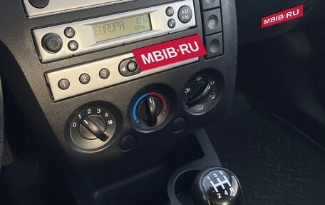 Ford Fiesta, 2005 год, 249 000 рублей, 11 фотография
