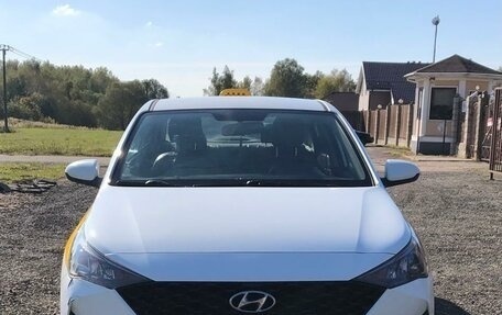 Hyundai Solaris II рестайлинг, 2020 год, 1 200 000 рублей, 2 фотография