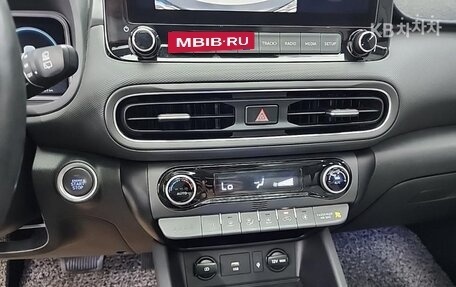 Hyundai Kona I, 2021 год, 2 200 000 рублей, 10 фотография