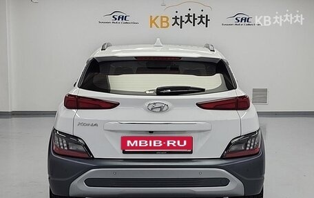 Hyundai Kona I, 2021 год, 2 200 000 рублей, 3 фотография