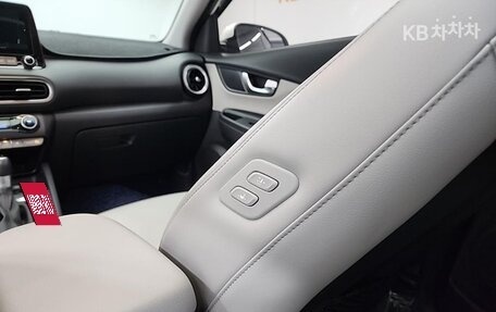 Hyundai Kona I, 2021 год, 2 200 000 рублей, 13 фотография