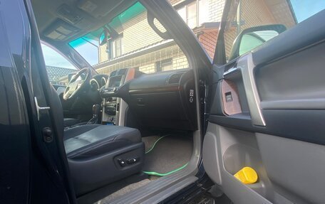 Toyota Land Cruiser Prado 150 рестайлинг 2, 2013 год, 3 440 000 рублей, 5 фотография