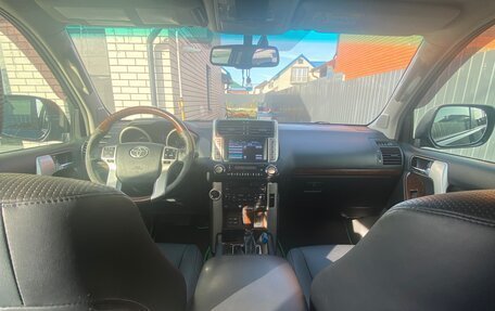 Toyota Land Cruiser Prado 150 рестайлинг 2, 2013 год, 3 440 000 рублей, 13 фотография