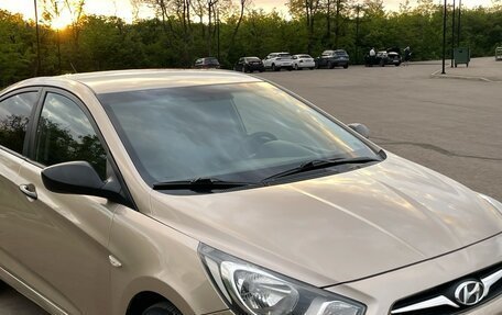 Hyundai Solaris II рестайлинг, 2011 год, 790 000 рублей, 2 фотография