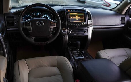 Toyota Land Cruiser 200, 2011 год, 3 150 000 рублей, 6 фотография