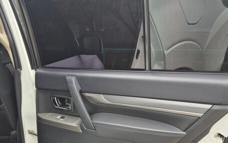 Mitsubishi Pajero IV, 2013 год, 2 500 000 рублей, 13 фотография