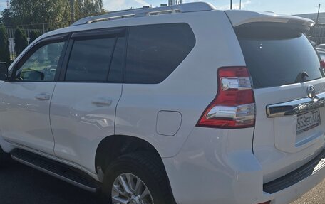 Toyota Land Cruiser Prado 150 рестайлинг 2, 2014 год, 3 200 000 рублей, 4 фотография