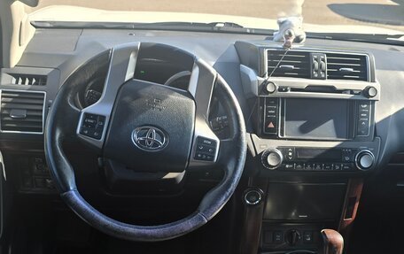 Toyota Land Cruiser Prado 150 рестайлинг 2, 2014 год, 3 200 000 рублей, 9 фотография