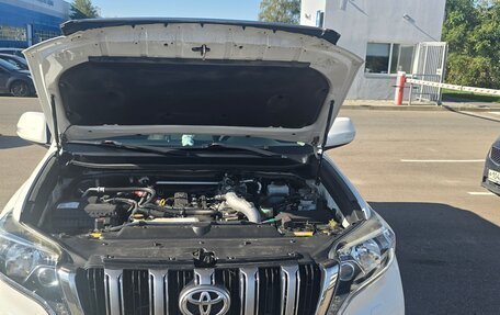 Toyota Land Cruiser Prado 150 рестайлинг 2, 2014 год, 3 200 000 рублей, 15 фотография