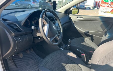 Hyundai Solaris II рестайлинг, 2015 год, 915 000 рублей, 8 фотография