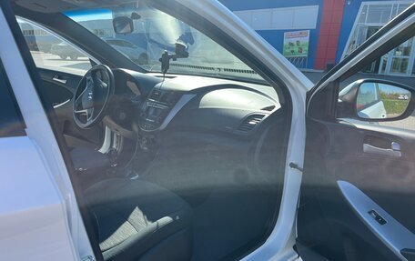 Hyundai Solaris II рестайлинг, 2015 год, 915 000 рублей, 6 фотография