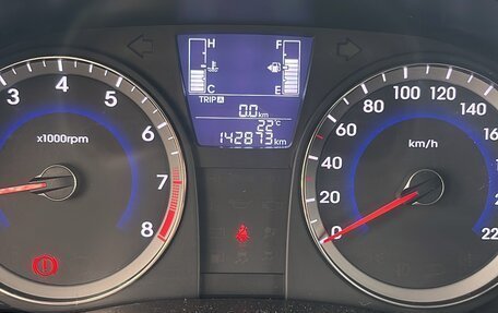 Hyundai Solaris II рестайлинг, 2015 год, 915 000 рублей, 16 фотография