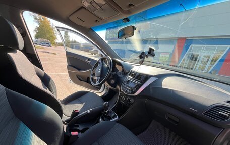 Hyundai Solaris II рестайлинг, 2015 год, 915 000 рублей, 14 фотография