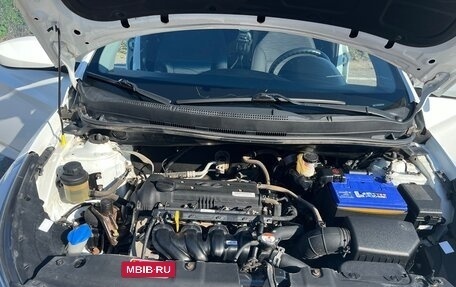 Hyundai Solaris II рестайлинг, 2015 год, 915 000 рублей, 15 фотография