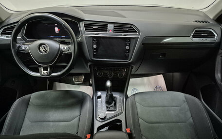 Volkswagen Tiguan II, 2018 год, 2 680 000 рублей, 11 фотография