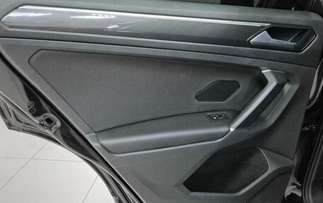 Volkswagen Tiguan II, 2018 год, 2 680 000 рублей, 15 фотография