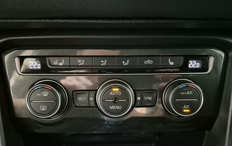 Volkswagen Tiguan II, 2018 год, 2 680 000 рублей, 19 фотография