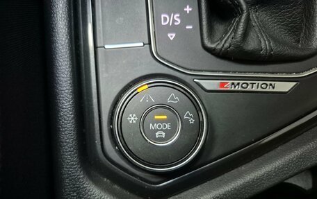Volkswagen Tiguan II, 2018 год, 2 680 000 рублей, 21 фотография
