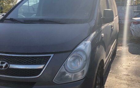 Hyundai H-1 II рестайлинг, 2012 год, 1 500 000 рублей, 2 фотография