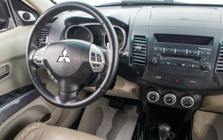 Mitsubishi Outlander III рестайлинг 3, 2008 год, 1 399 000 рублей, 17 фотография