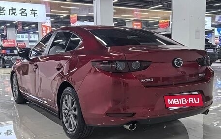 Mazda 3, 2022 год, 1 600 000 рублей, 4 фотография