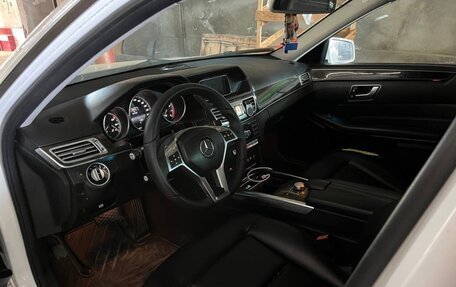 Mercedes-Benz E-Класс, 2013 год, 1 300 000 рублей, 4 фотография
