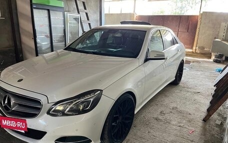 Mercedes-Benz E-Класс, 2013 год, 1 300 000 рублей, 3 фотография