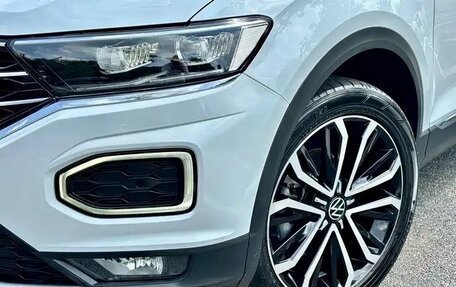 Volkswagen T-Roc I, 2022 год, 1 952 000 рублей, 8 фотография